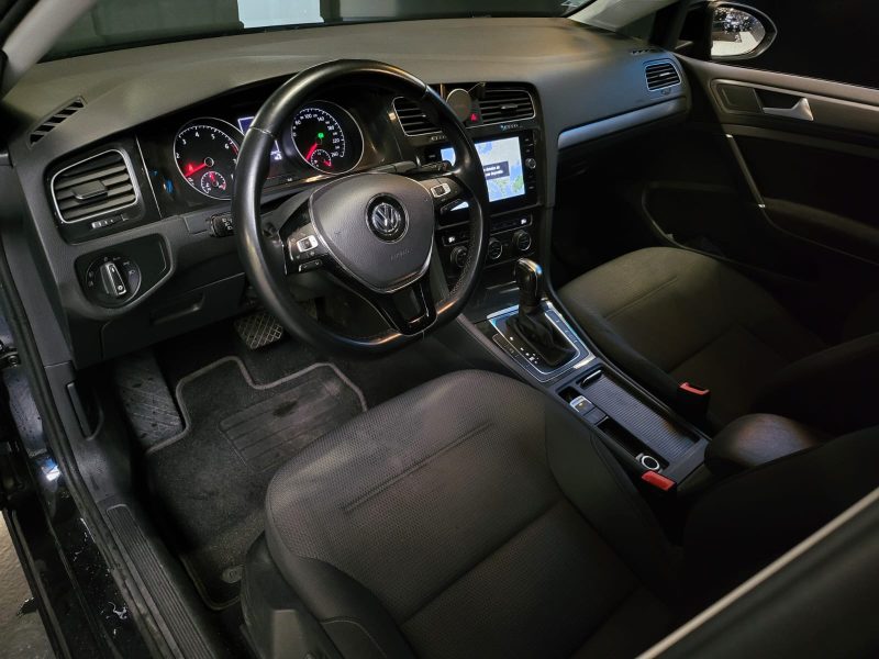 VOLKSWAGEN GOLF 1.5 TSI 150cv CONFORTLINE / SUIVI OK / SIEGES CHAUFFANTS /KEYLESS