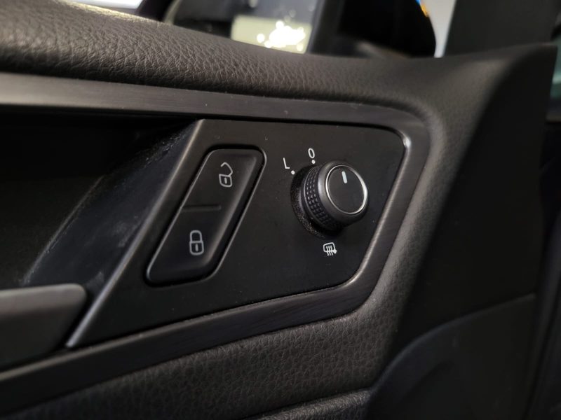 VOLKSWAGEN GOLF 1.5 TSI 150cv CONFORTLINE / SUIVI OK / SIEGES CHAUFFANTS /KEYLESS