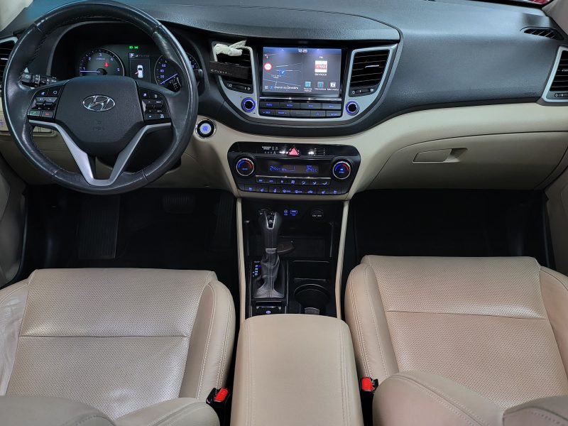 HYUNDAI TUCSON III 1.7 CRDi 141cv Executive 2WD DCT7 1ère Main / FAIBLE KILOMETRAGE