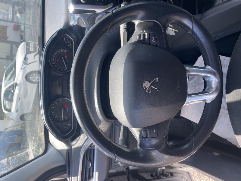 PEUGEOT 208 Style