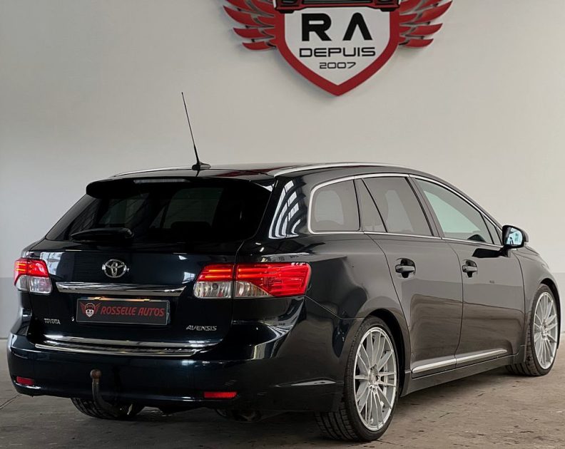 TOYOTA AVENSIS Limited Edition 147CH