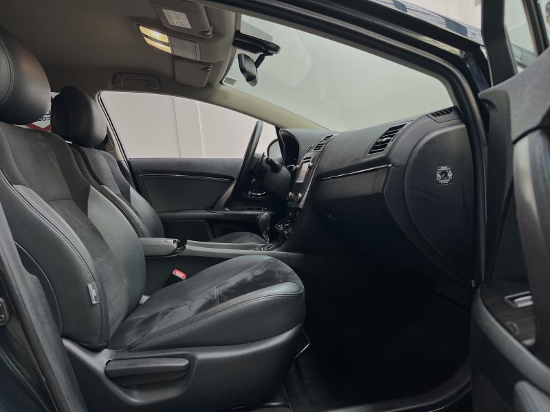 TOYOTA AVENSIS Limited Edition 147CH