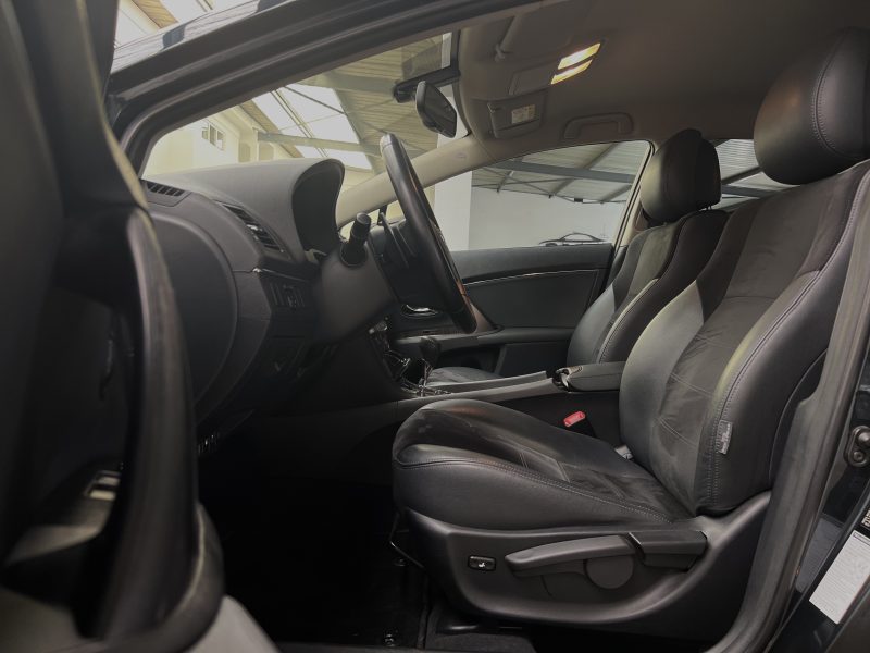 TOYOTA AVENSIS Limited Edition 147CH