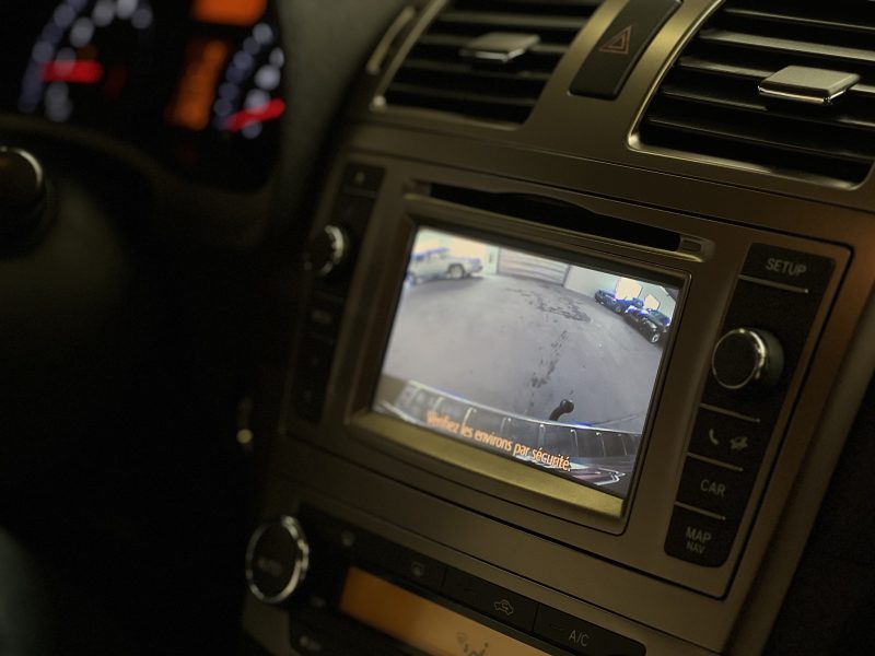 TOYOTA AVENSIS Limited Edition 147CH