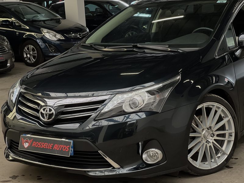 TOYOTA AVENSIS Limited Edition 147CH