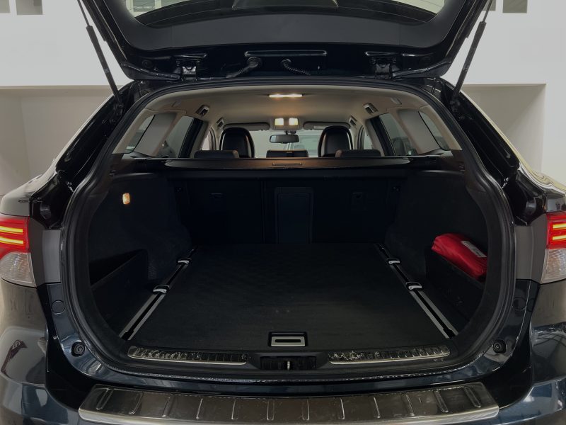 TOYOTA AVENSIS Limited Edition 147CH