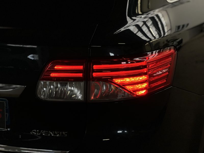 TOYOTA AVENSIS Limited Edition 147CH