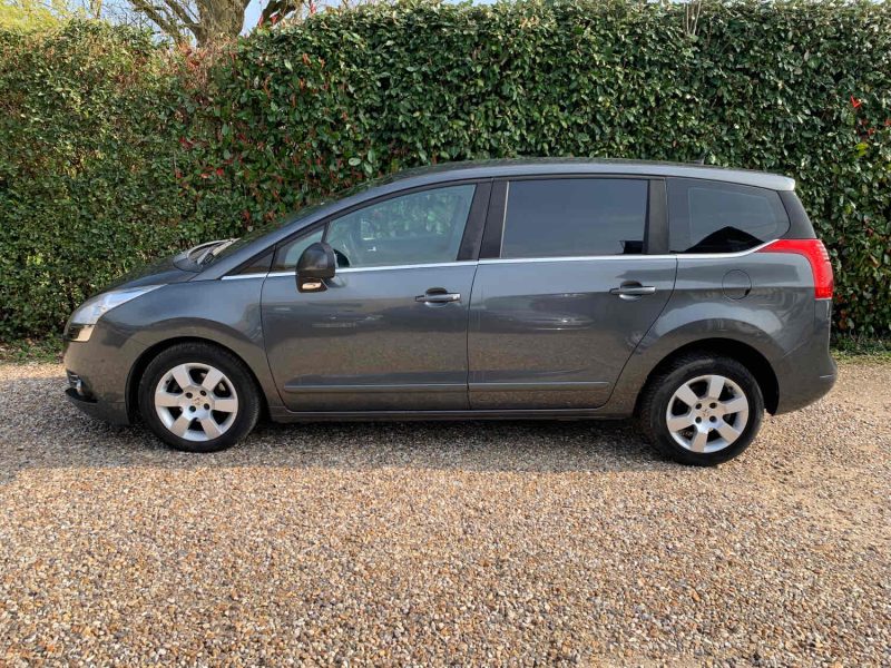 PEUGEOT 5008 2013 1.6 HDI