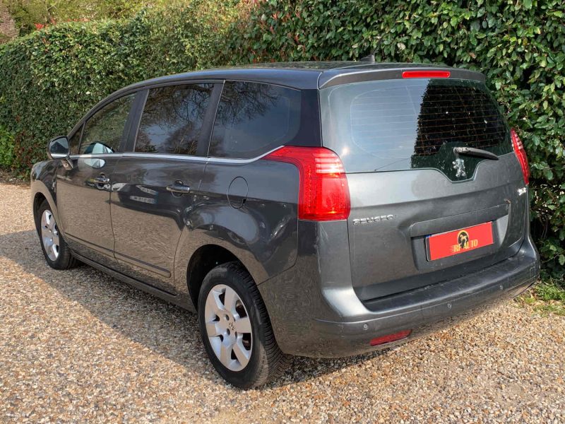 PEUGEOT 5008 2013 1.6 HDI