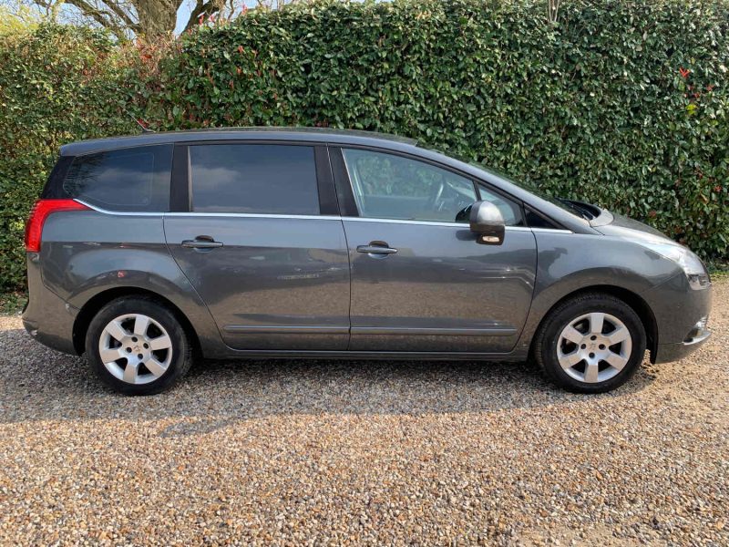 PEUGEOT 5008 2013 1.6 HDI