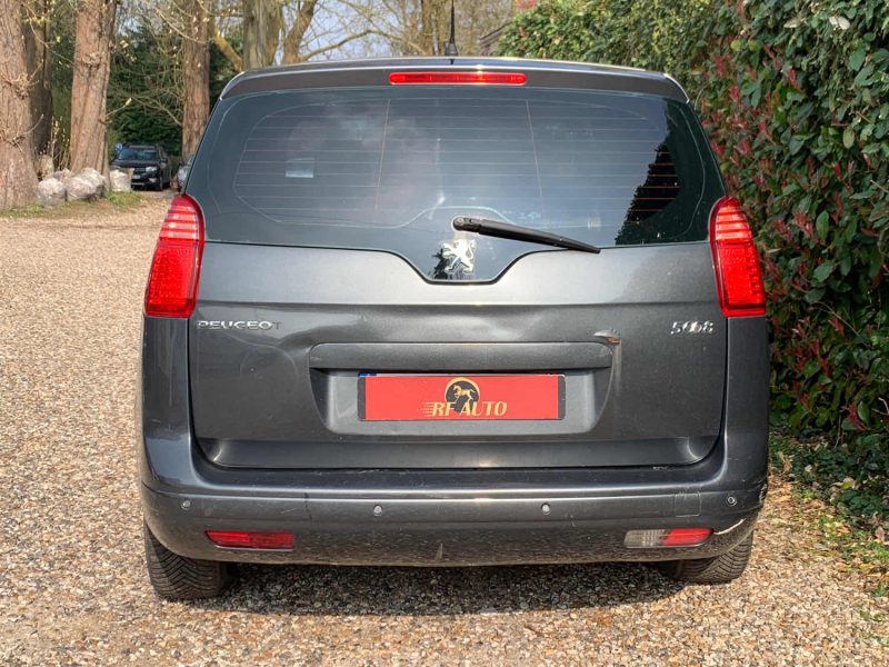 PEUGEOT 5008 2013 1.6 HDI