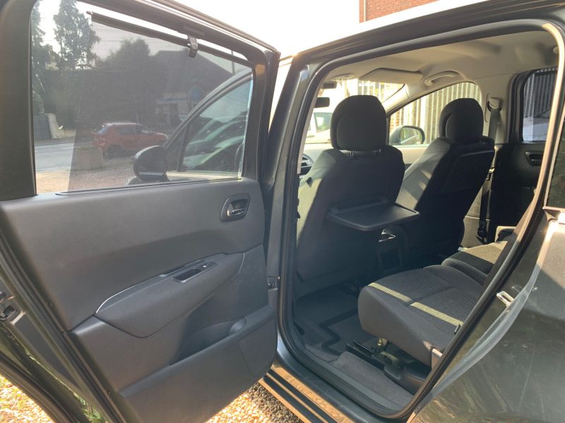 PEUGEOT 5008 2013 1.6 HDI