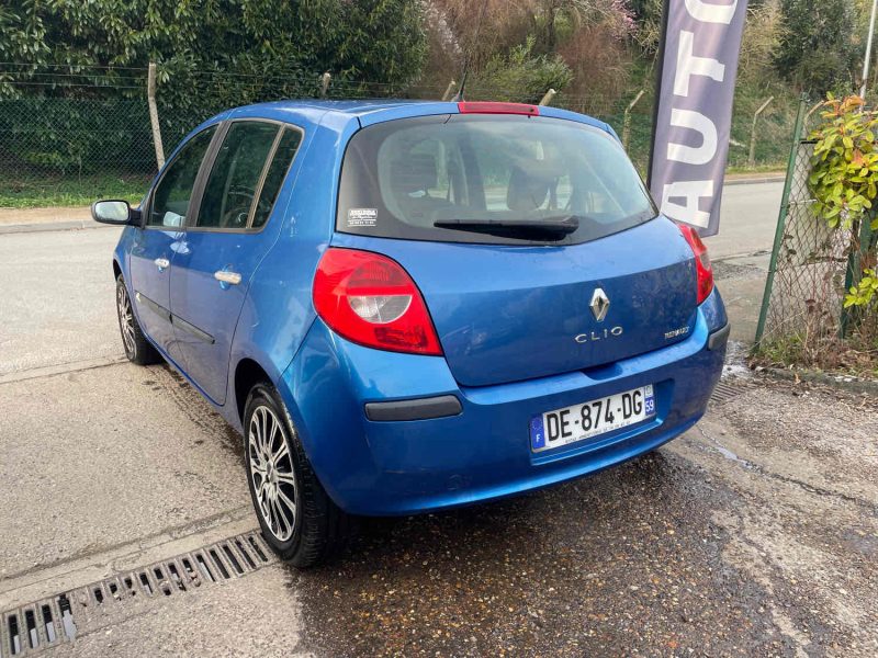 RENAULT CLIO 1.4i 16V 100CV