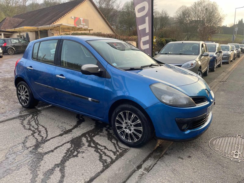 RENAULT CLIO 1.4i 16V 100CV