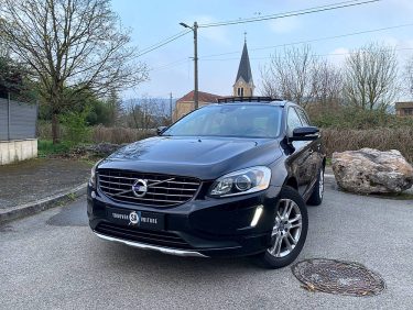 VOLVO XC60 D5 AWD 2.4 L 215 ch Toit ouvrant