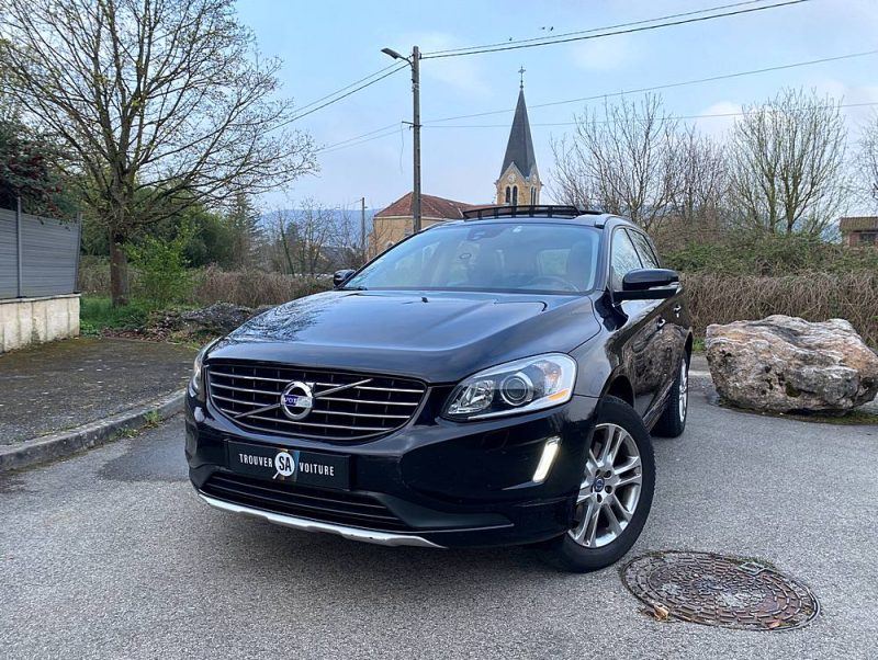 VOLVO XC60 D5 AWD 2.4 L 215 ch Toit ouvrant