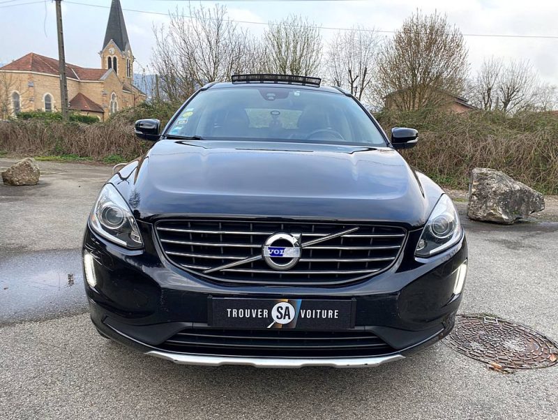 VOLVO XC60 D5 AWD 2.4 L 215 ch Toit ouvrant