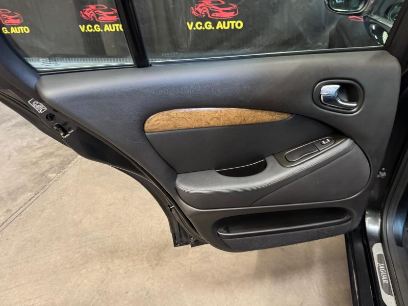 JAGUAR S-TYPE  2.7 V6 BI-TURBO 207 