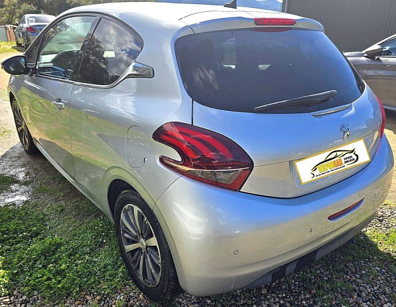 PEUGEOT 208 2018