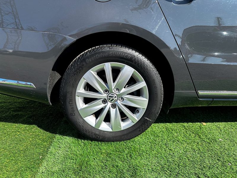 VOLKSWAGEN PASSAT 2.0 TDI 140CV CONFORTLINE - *** REMISE - PRIX COUTANT !! ***