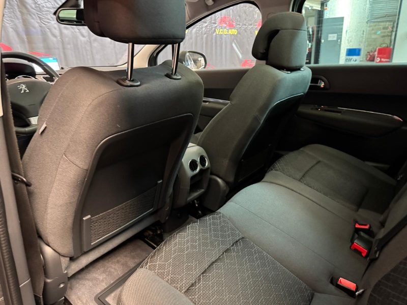 PEUGEOT 3008 1.2 PureTech 130 