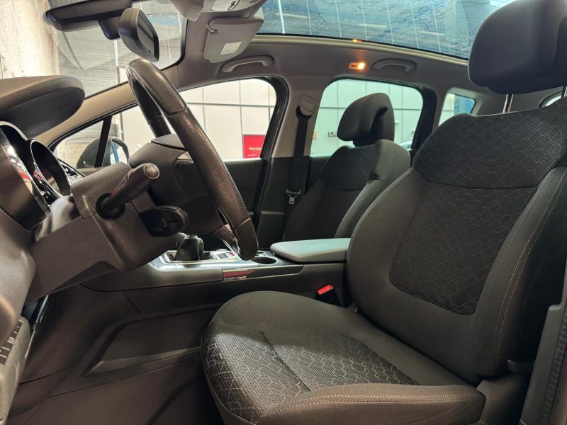 PEUGEOT 3008 1.2 PureTech 130 