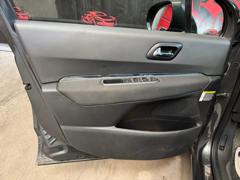 PEUGEOT 3008 1.2 PureTech 130 