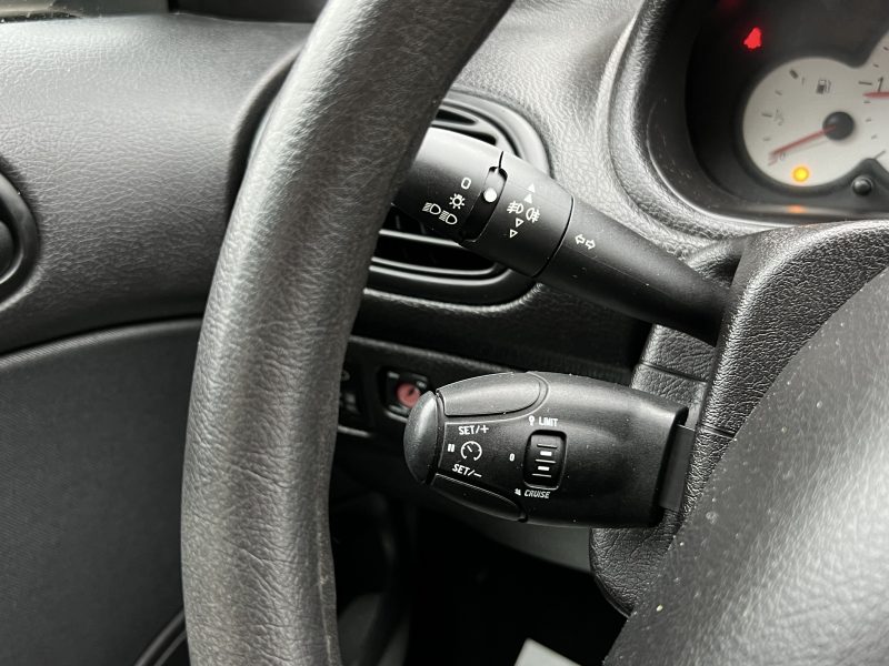 PEUGEOT 206 PHASE 2 1.4 HDI 70 Cv 5 PORTES CLIMATISATION BLUETOOTH REGULATEUR LIMITEUR Garantie 1 an