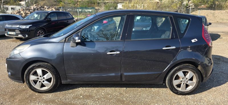Renault Scénic 3 1.5 DCI 110 ch Dynamique - Boîte Automatique