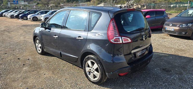 Renault Scénic 3 1.5 DCI 110 ch Dynamique - Boîte Automatique