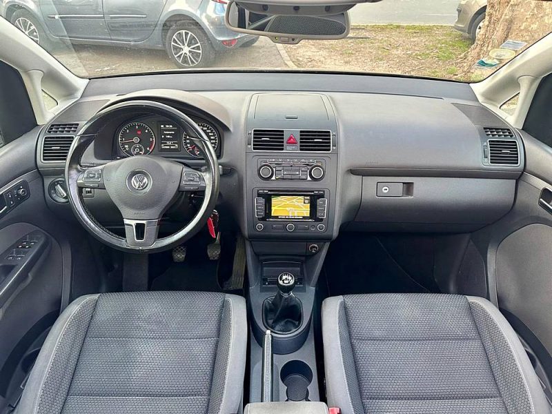 VOLKSWAGEN TOURAN 2012
