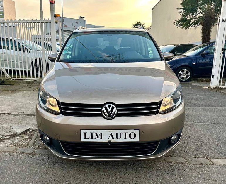 VOLKSWAGEN TOURAN 2012