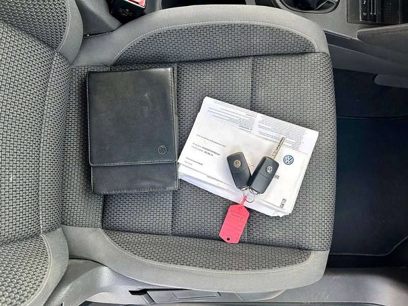 VOLKSWAGEN TOURAN 2012