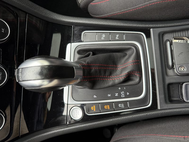 VOLKSWAGEN GOLF VII 2019