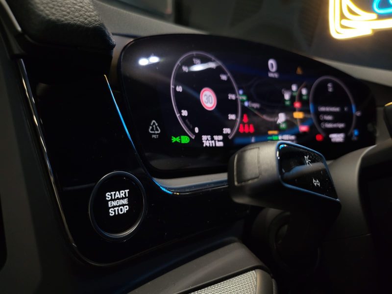 PORSCHE CAYENNE 3.0 V6 E-HYBRID COUPE PH2 / BOSE / TV ARRIERES / ROUE AR DIRECTRICE / ECRAN PASSAGER