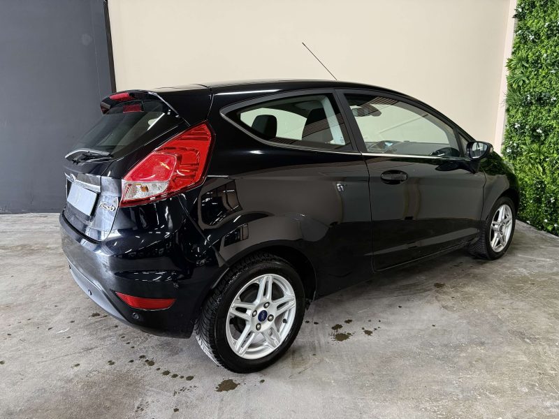 Ford Fiesta VI 1.0 EcoBoost 100ch Titanium
