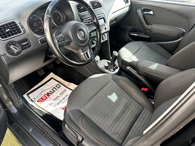 VOLKSWAGEN POLO 2011