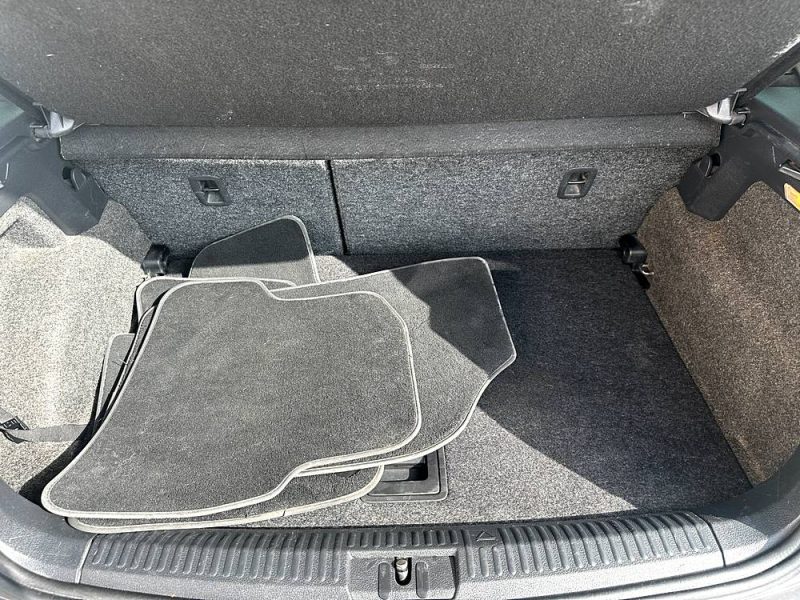 VOLKSWAGEN POLO 2011