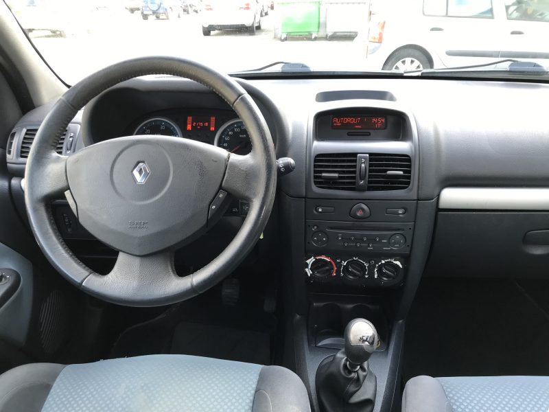  RENAULT CLIO II ph2 - 5 portes - 1.5 DCI 65cv EXTREME - CONTROLE TECHNIQUE = OK