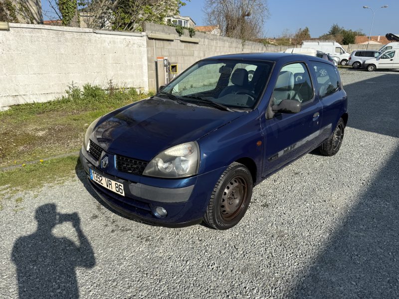 RENAULT CLIO 2003