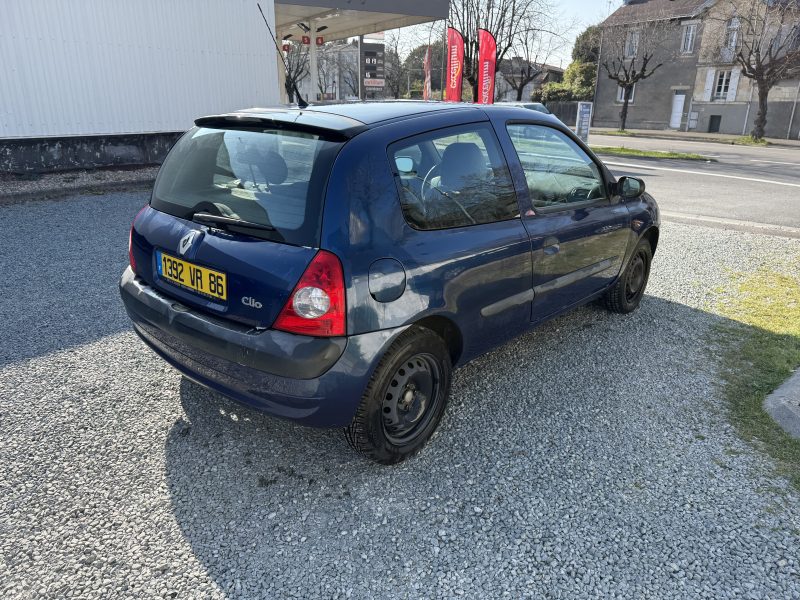 RENAULT CLIO 2003