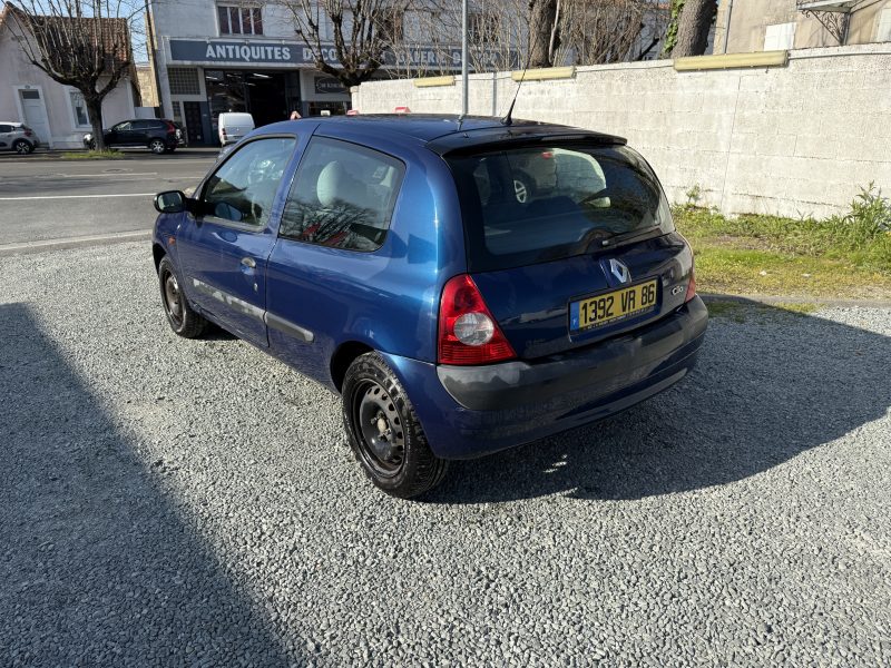 RENAULT CLIO 2003