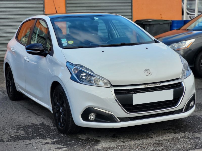 PEUGEOT 208 2020