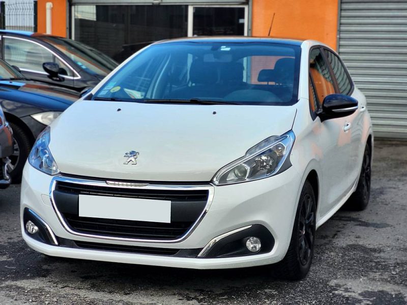 PEUGEOT 208 2020