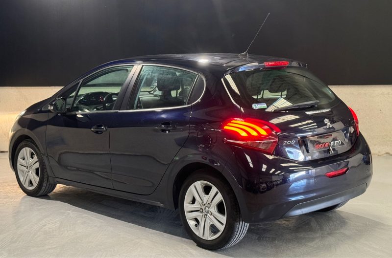 PEUGEOT 208 1.2 PURETECH 82CH STYLE  CARPLAY