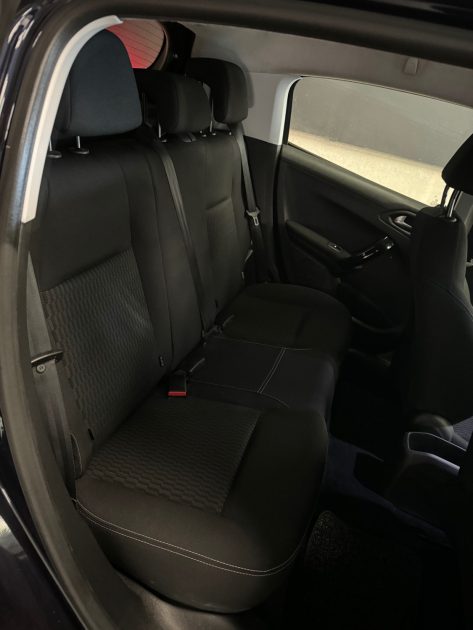 PEUGEOT 208 1.2 PURETECH 82CH STYLE  CARPLAY