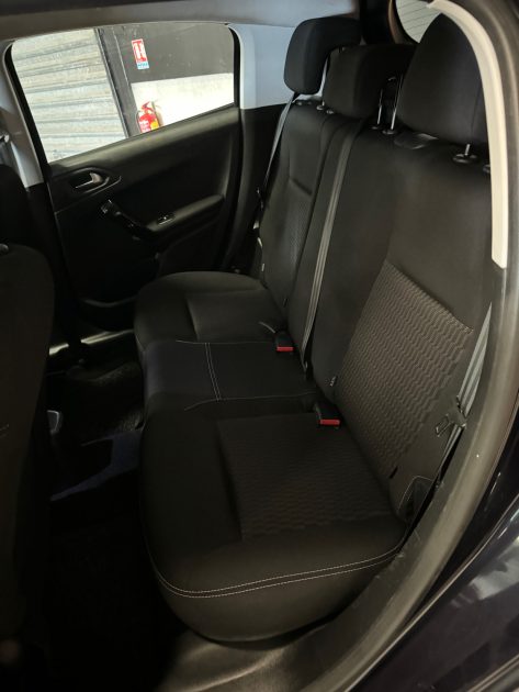 PEUGEOT 208 1.2 PURETECH 82CH STYLE  CARPLAY