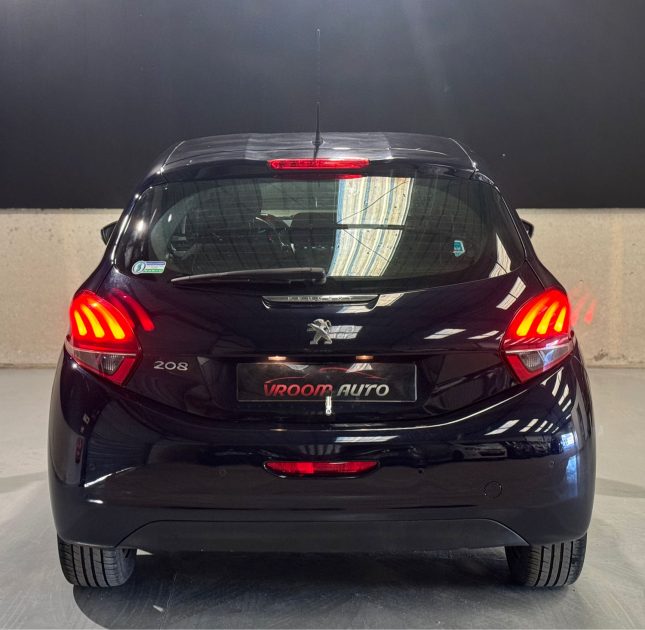 PEUGEOT 208 1.2 PURETECH 82CH STYLE  CARPLAY