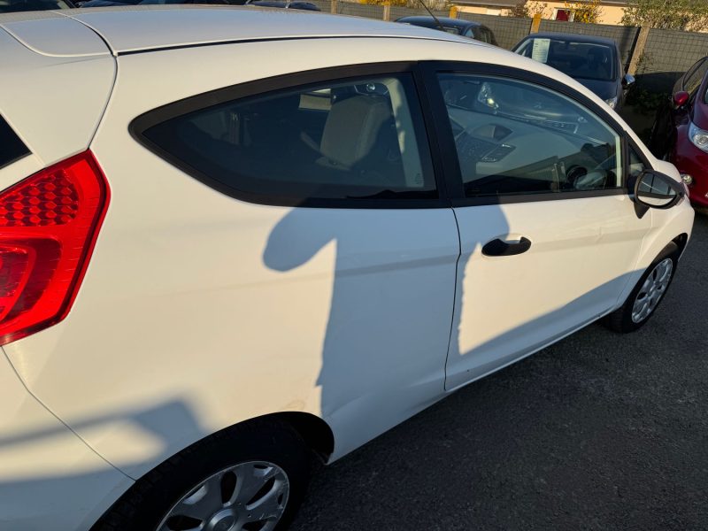 FORD FIESTA 1.4 TDCi 68ch Ambiente 3p