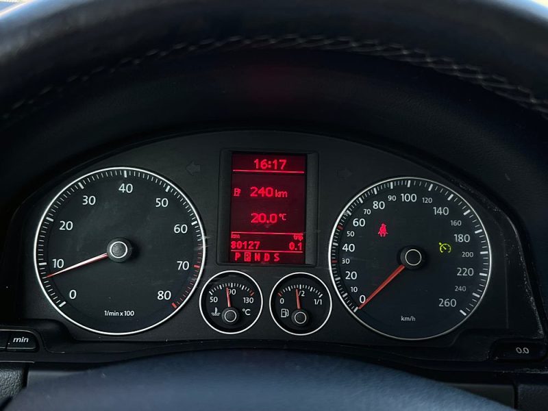 VOLKSWAGEN GOLF 5 V PLUS 1.6 FSI 115 Cv BOITE AUTOMATIQUE 80 100 Kms - GARANTIE 1 AN